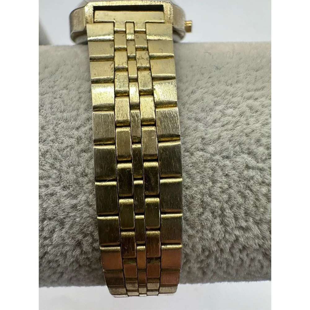 Sonic Digital Womens Watch Vintage Gold Tone LCD New Battery 26MM 6.5